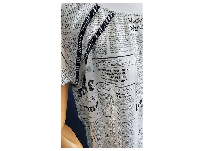 John Galliano Kleid mit Zeitungsmuster Schwarz Weiß - Ansicht 4