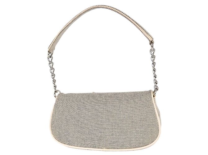 Chanel Camellia No.5 Flap Canvas Negro - vista 2