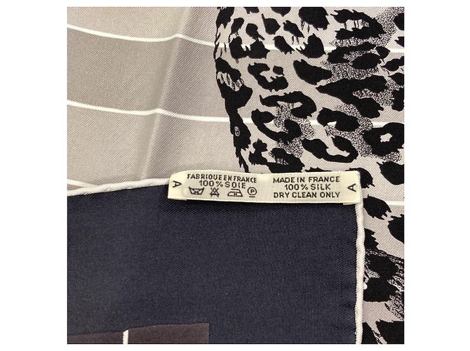 Hermès Pañuelo Hermes Carre 90 Jungle Love Negro - vista 6