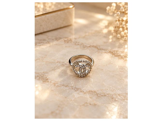 Anillo Chanel CC Cadena y Cristales Dorado - vista 2