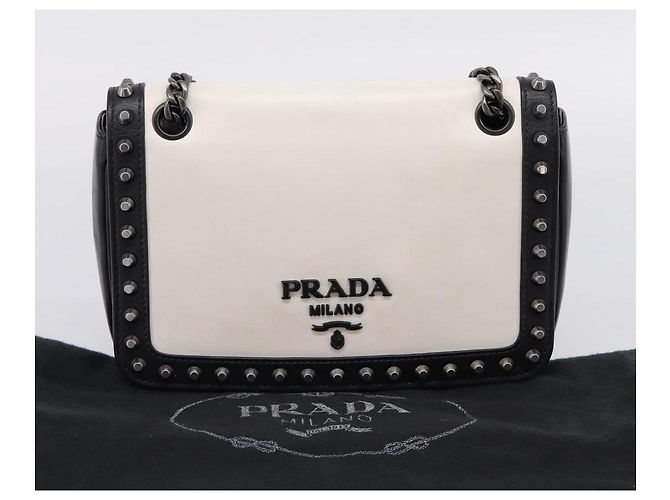 Borsa a tracolla con catena PRADA in pelle Bianco Nero Auth mr2939A - vista 12