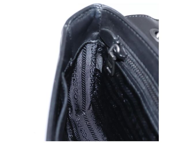 Borsa a tracolla con catena PRADA in pelle Bianco Nero Auth mr2939A - vista 21