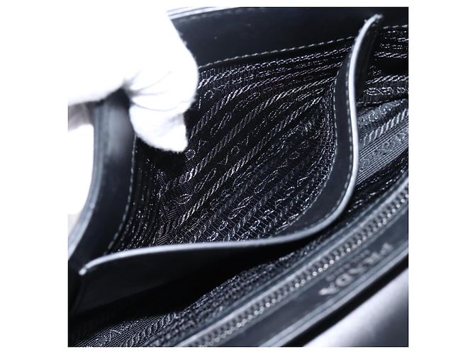 Borsa a tracolla con catena PRADA in pelle Bianco Nero Auth mr2939A - vista 24