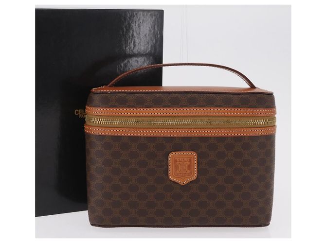 Céline Necessaire per cosmetici CELINE Macadam Vanity PVC Brown Gold Tone Auth ki6895M Marrone - vista 12