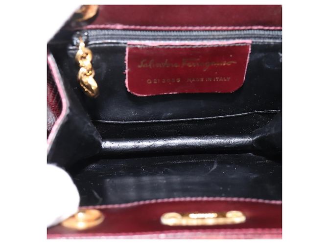 Borsa Salvatore Ferragamo Gancini in pelle Bordeaux Gold Auth 206353A - vista 11