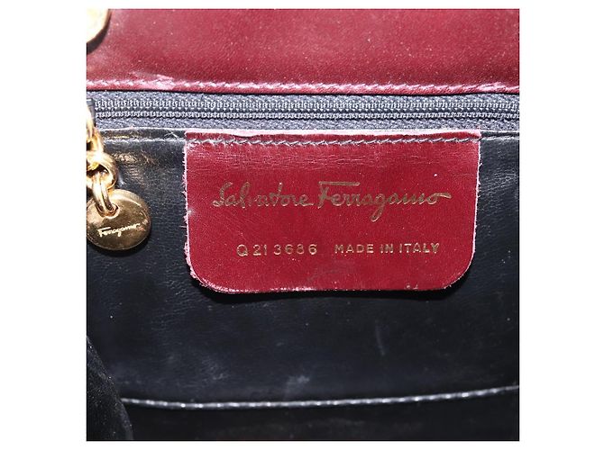 Borsa Salvatore Ferragamo Gancini in pelle Bordeaux Gold Auth 206353A - vista 12
