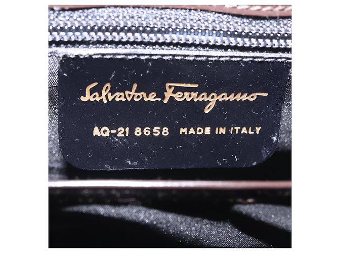 Borsa Salvatore Ferragamo in pelle marrone tono oro Auth mr2958A - vista 12
