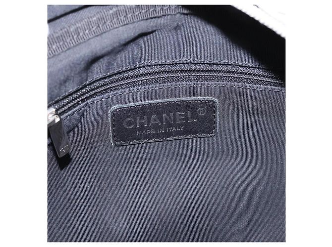 Borsa a tracolla CHANEL Unlimited Coated Canvas Silver CC Auth 204911 Argento - vista 8