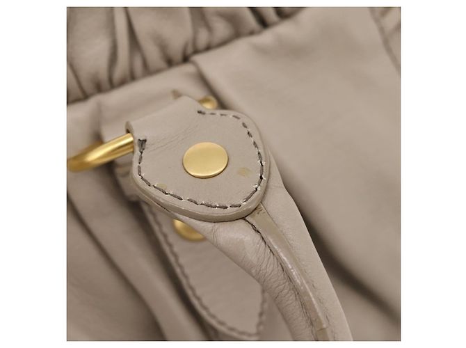 Borsa a mano Miu Miu in pelle 2way Beige Gold Auth 206249M D'oro - vista 20
