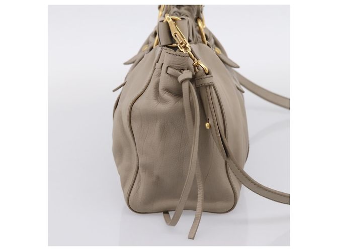 Borsa a mano Miu Miu in pelle 2way Beige Gold Auth 206249M D'oro - vista 3