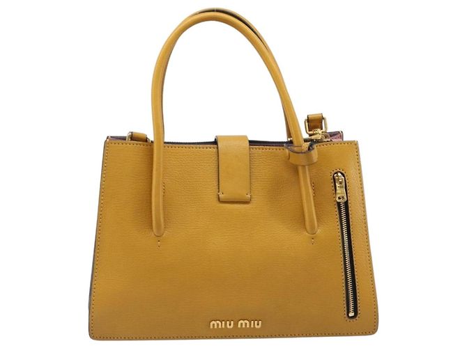 Borsa a mano Miu Miu in pelle 2way Giallo Tono Oro Auth bs37269A - vista 2