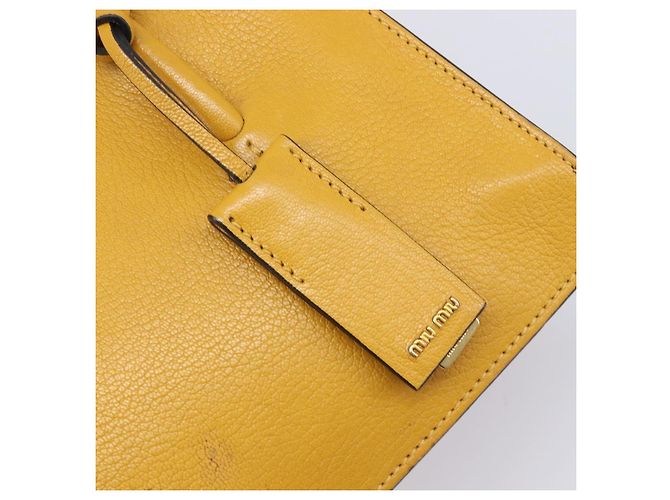 Borsa a mano Miu Miu in pelle 2way Giallo Tono Oro Auth bs37269A - vista 23