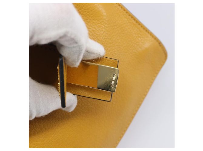 Borsa a mano Miu Miu in pelle 2way Giallo Tono Oro Auth bs37269A - vista 24