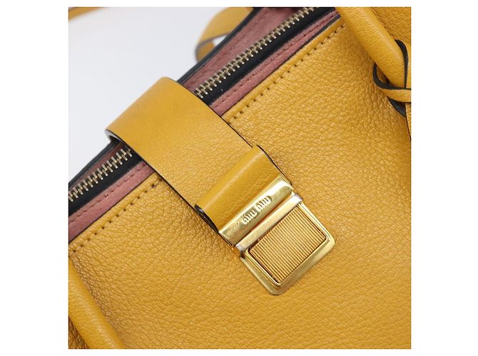 Borsa a mano Miu Miu in pelle 2way Giallo Tono Oro Auth bs37269A - vista 25