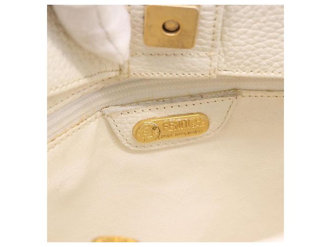 FENDI Handtasche aus Leder 2way White Gold Auth 200680 Weiß Golden - Ansicht 33