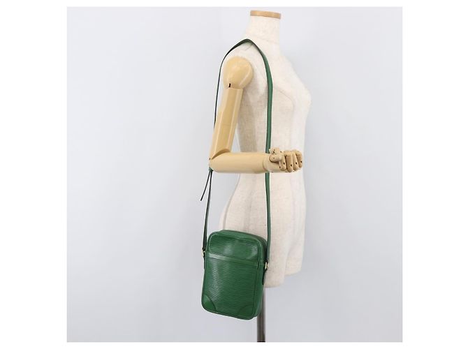 LOUIS VUITTON Epi Danube Schultertasche Green M45634 LV Auth 205909A Grün - Ansicht 24