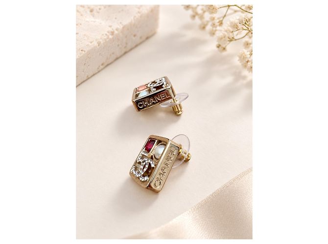 Orecchini quadrati Chanel CC Logo con perle e cristalli Bianco Rosso D'oro - vista 4
