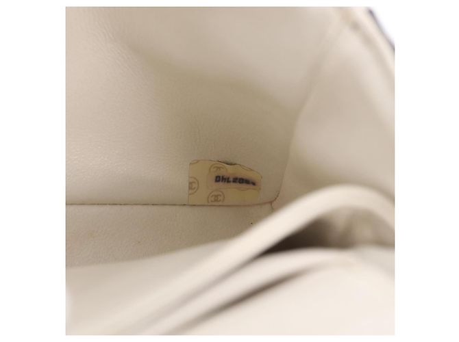 Borsa a tracolla CHANEL Matelasse con catena in pelle d'agnello Bianco e Oro CC Auth 206300SAV D'oro - vista 12