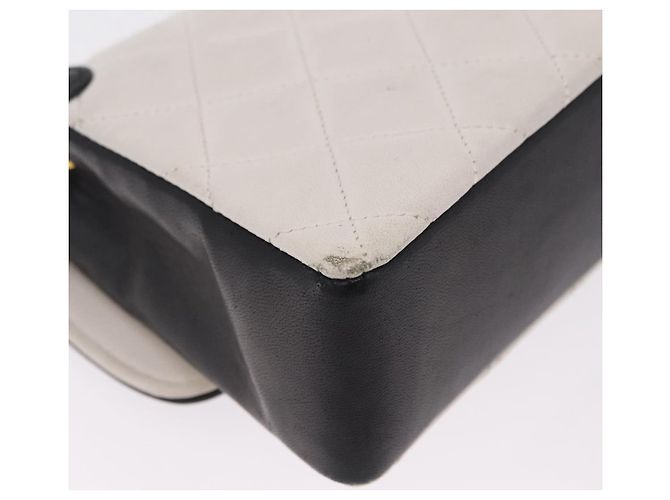 Borsa a tracolla CHANEL Matelasse con catena in pelle d'agnello Bianco e Oro CC Auth 206300SAV D'oro - vista 18