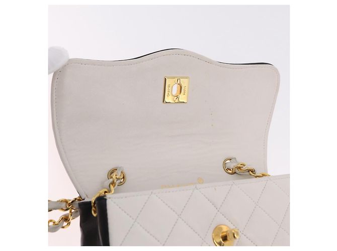 Borsa a tracolla CHANEL Matelasse con catena in pelle d'agnello Bianco e Oro CC Auth 206300SAV D'oro - vista 22
