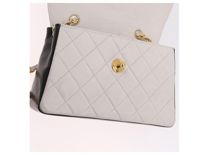 Borsa a tracolla CHANEL Matelasse con catena in pelle d'agnello Bianco e Oro CC Auth 206300SAV D'oro - vista 23