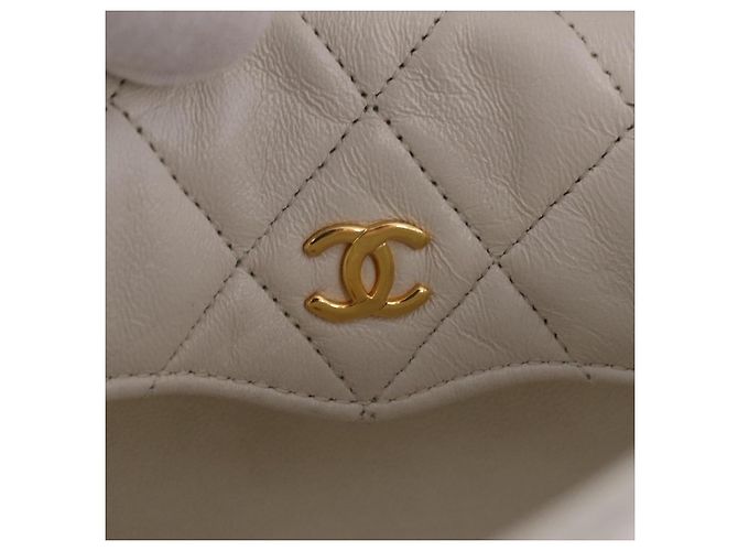 Borsa a tracolla CHANEL Matelasse con catena in pelle d'agnello Bianco e Oro CC Auth 206300SAV D'oro - vista 27