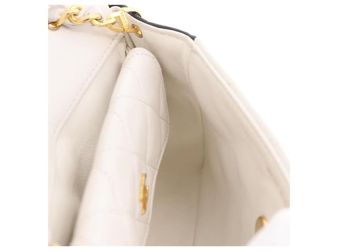 Borsa a tracolla CHANEL Matelasse con catena in pelle d'agnello Bianco e Oro CC Auth 206300SAV D'oro - vista 28