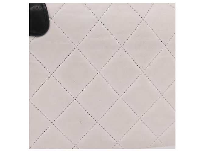 Borsa a tracolla CHANEL Matelasse con catena in pelle d'agnello Bianco e Oro CC Auth 206300SAV D'oro - vista 4