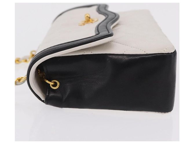 Borsa a tracolla CHANEL Matelasse con catena in pelle d'agnello Bianco e Oro CC Auth 206300SAV D'oro - vista 6