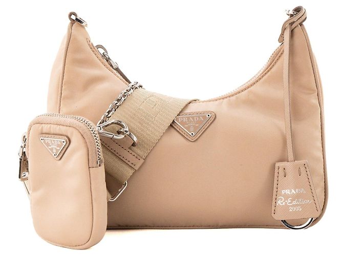 PRADA - Re-Edition 2005 Prada Schultertasche aus beigem Re-nylon und Saffiano-Leder - Ansicht 5