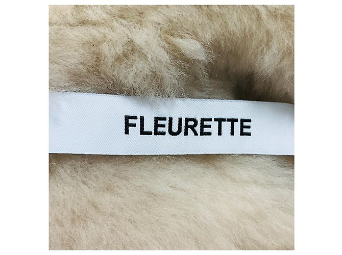 Autre Marque Fleurette Pearl Shearling-Jacke mit Gürtel Beige - Ansicht 4