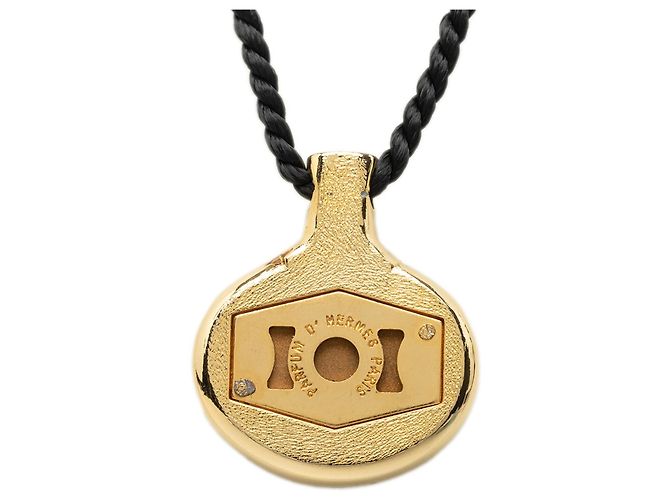 Collana con pendente a forma di flacone di profumo Hermès placcato oro e laccato Gold D'oro - vista 3