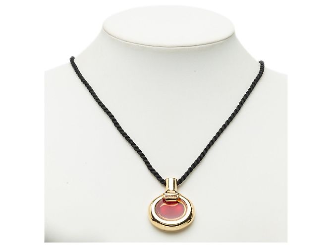 Collana con pendente a forma di flacone di profumo Hermès placcato oro e laccato Gold D'oro - vista 5