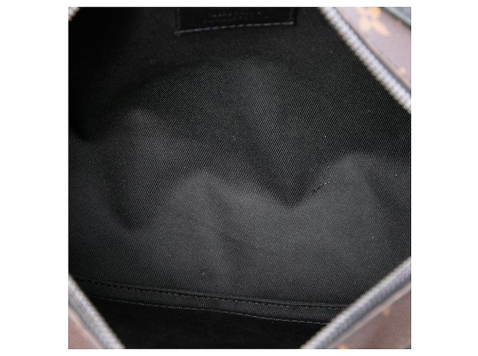 Bolso bandolera Louis Vuitton Monogram Solar Ray Soft Trunk Marrón Castaño - vista 4