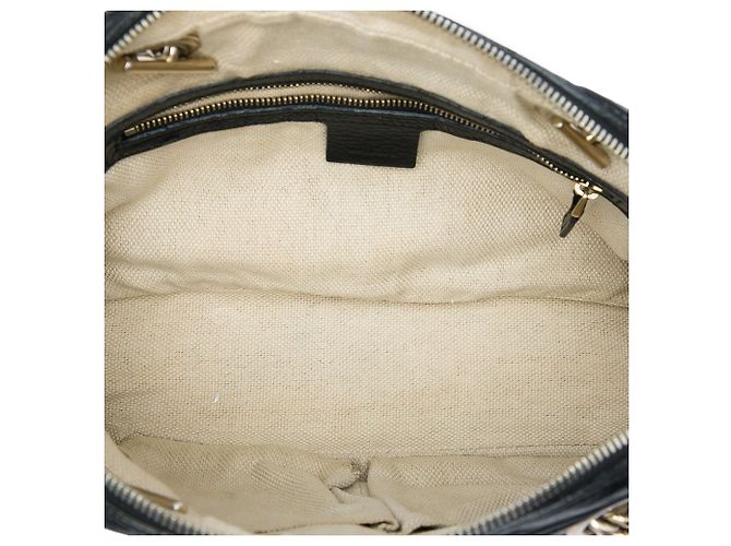 Borsa a tracolla Gucci Soho con catena e zip in pelle di vitello martellata nera Nero - vista 4