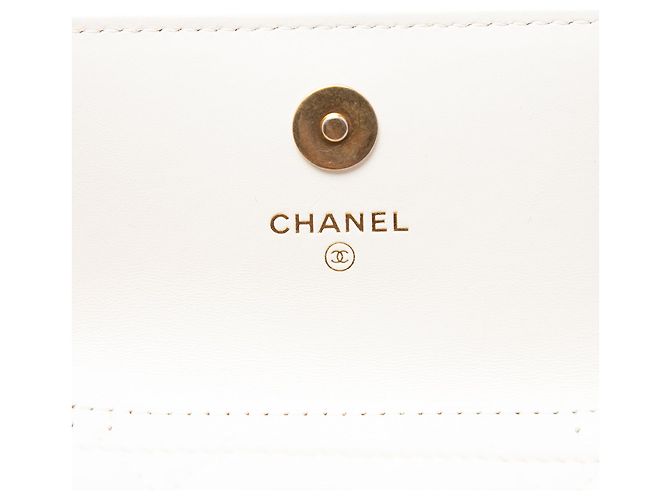 Porta-moedas Chanel 19 Flap em pele de cordeiro acolchoada branca com corrente e mala crossbody Branco - vista 5