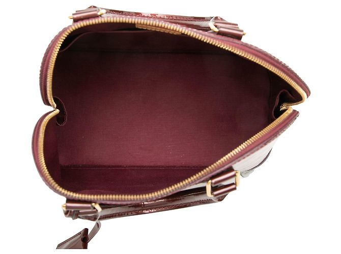 Borsa a mano Louis Vuitton Monogram Vernis Alma PM rossa Rosso - vista 4