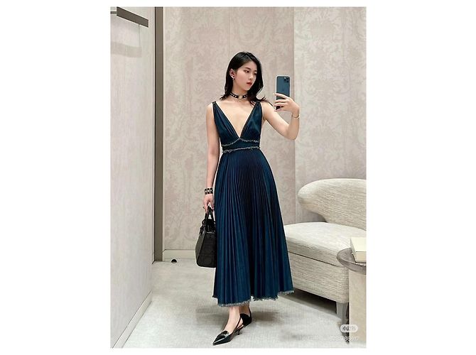 Autre Marque Dior Kleid aus schwarzem Denim plissiert Mehrfarben - Ansicht 9