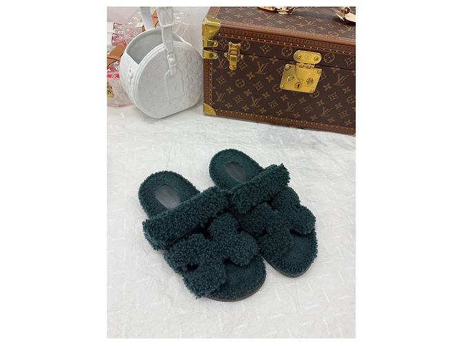 Sandali Hermès Teddy fleece verdi in eco-pelliccia 37 Multicolore - vista 2