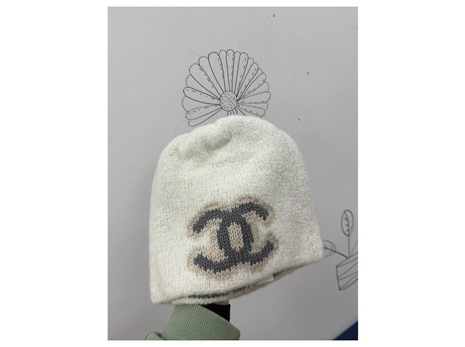 Gorro Chanel de cashmere cinza com logótipo double C Multicor - vista 3