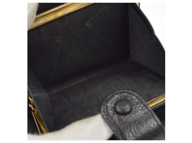 Chanel Timeless CC French Caviar Compact Negro - vista 3
