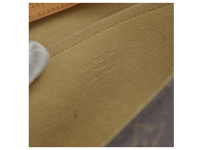 Louis Vuitton Twin Monogram Canvas GM Castaño - vista 4