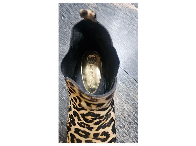 Botines Chelsea Michael Kors de pelo de becerro con estampado de leopardo - vista 5