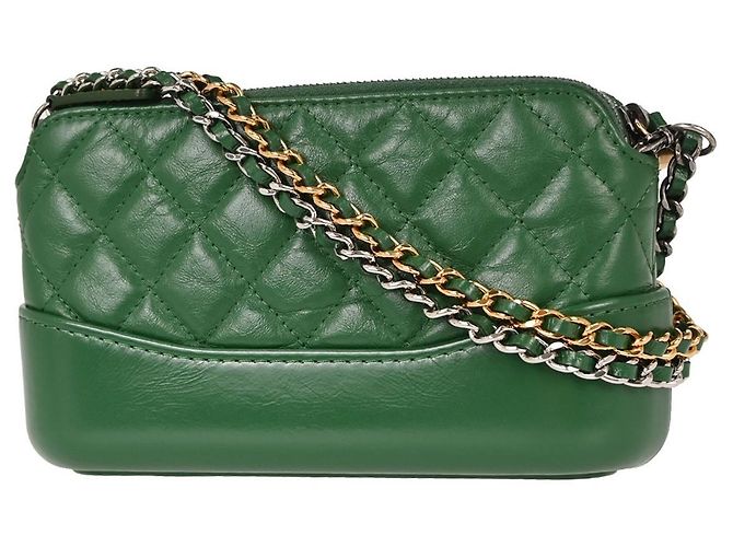Clutch Chanel Gabrielle Double Zip con Catena in Pelle di Capra Matelassé e Vernice Verde - vista 2