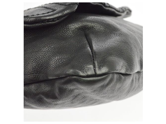 Chanel Diamond Stitch Messenger Quilted Calfskin Medium Negro - vista 6