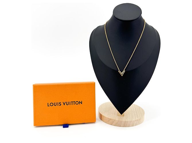 Louis Vuitton Essential V Metal Dorado - vista 2