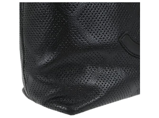 Borsa Chanel CC Tote in pelle traforata Medium Nero - vista 7