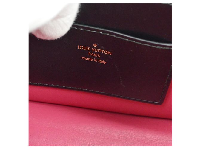 Louis Vuitton LV Pont 9 Soft Leather MM Preto - vista 4
