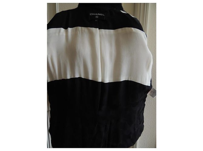 Chanel Métiers d'Art Pre-Fall 2020 Tweedjacke Bicolor Schwarz Weiß - Ansicht 13