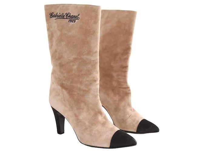 Botas Chanel em camurça camel Camelo - vista 3